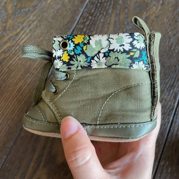 BabyGap Green w/ Floral Lace Up Velcro Back Boot - Picture 5 of 7